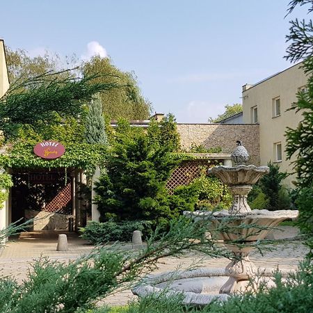 Hotel Trzy Swiaty Spa & Wellness Rajska Wyspa Гливице Экстерьер фото