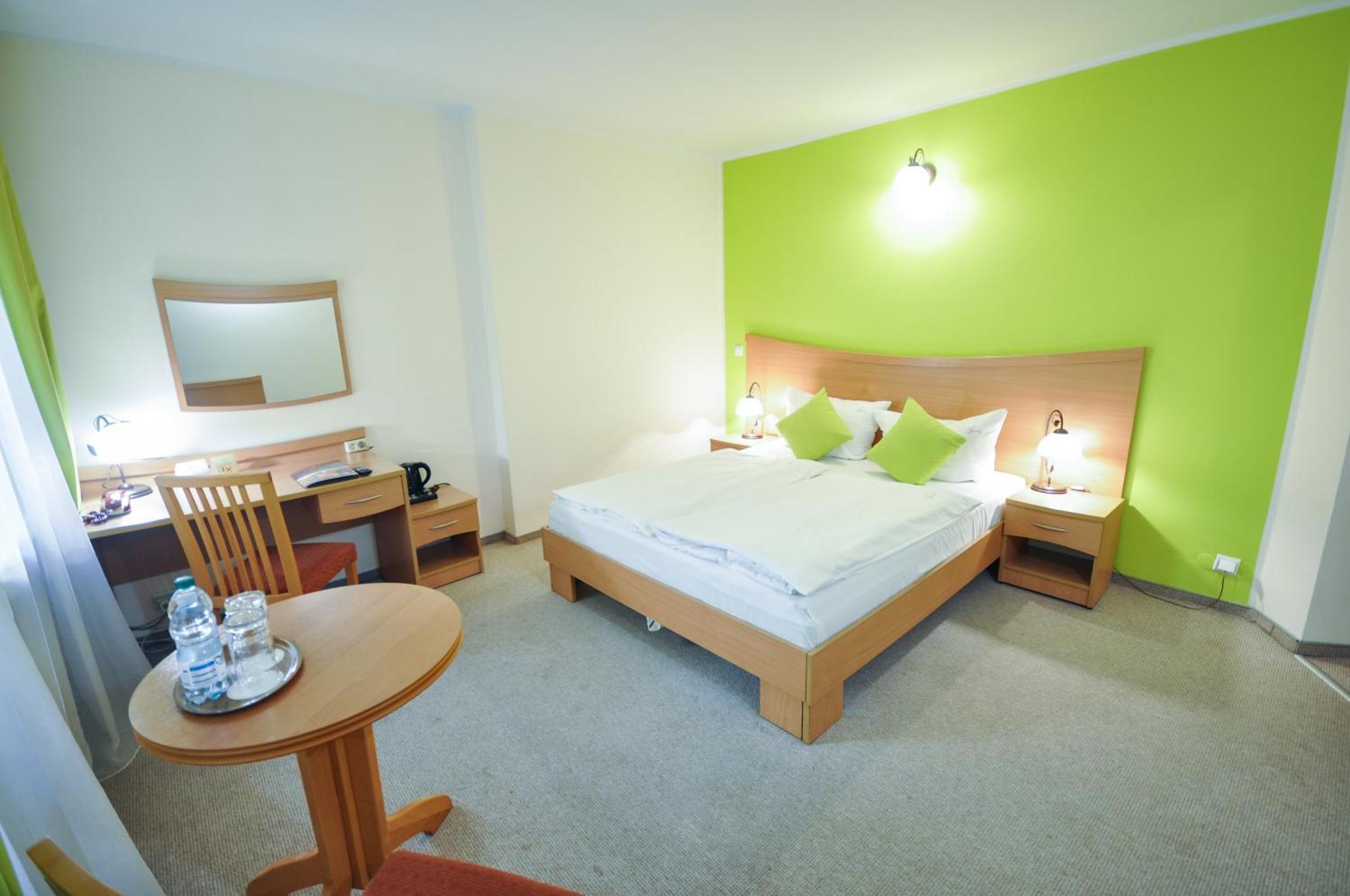 Hotel Trzy Swiaty Spa & Wellness Rajska Wyspa Гливице Экстерьер фото